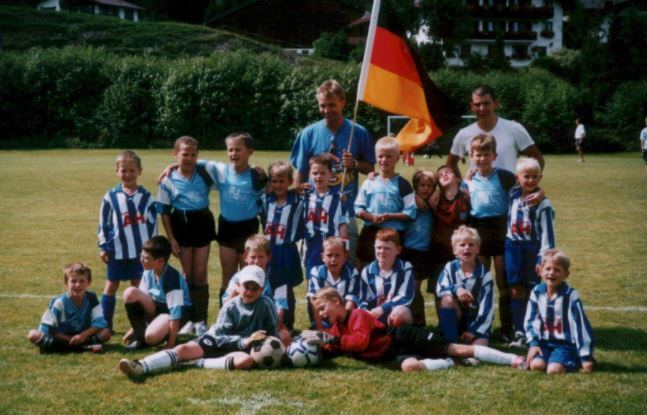 Gunther Schuh's son, Timo Werner from row second right.